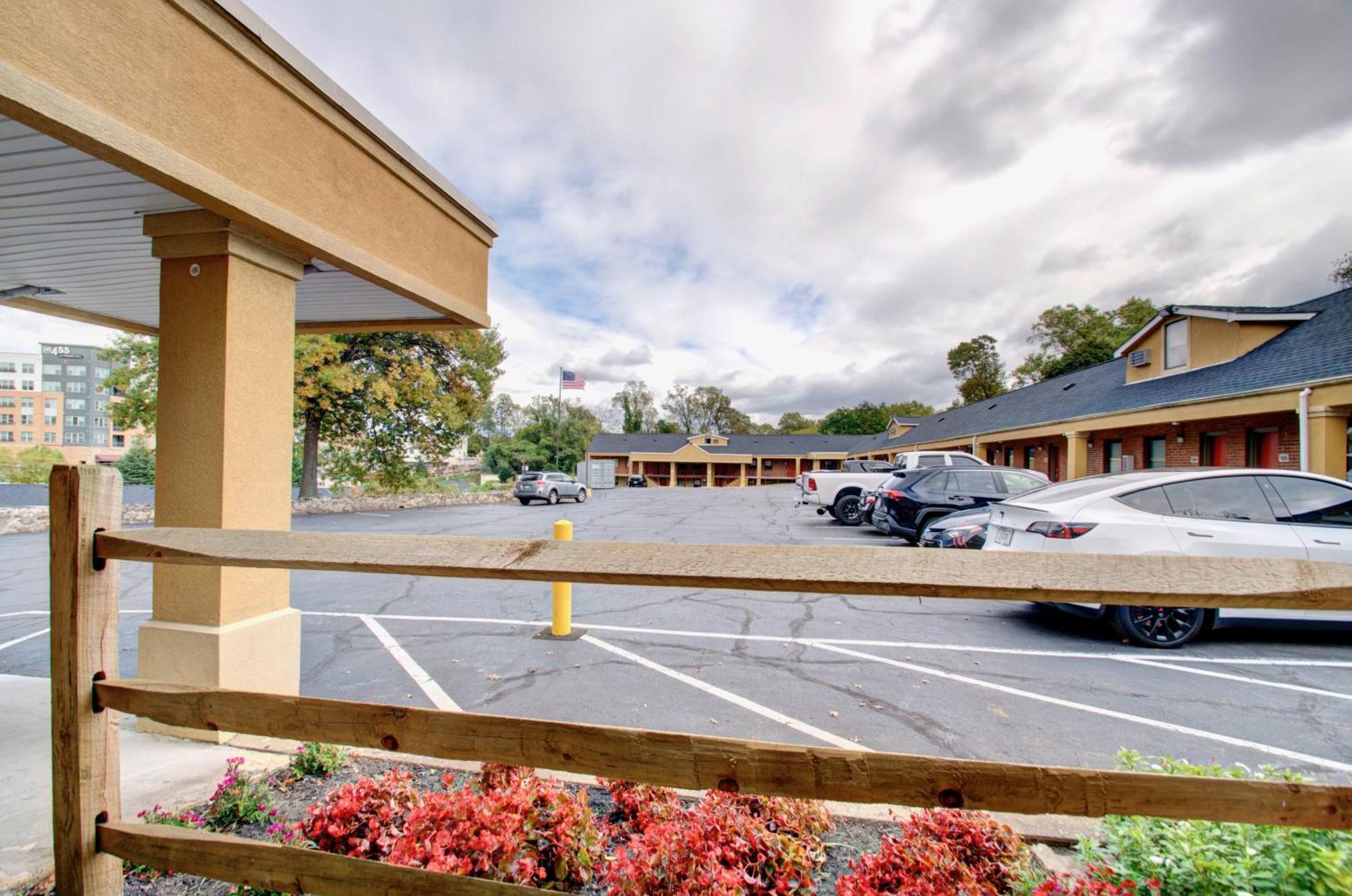 Budget Inn Falls Church Zewnętrze zdjęcie