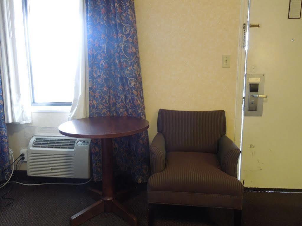 Budget Inn Falls Church Zewnętrze zdjęcie